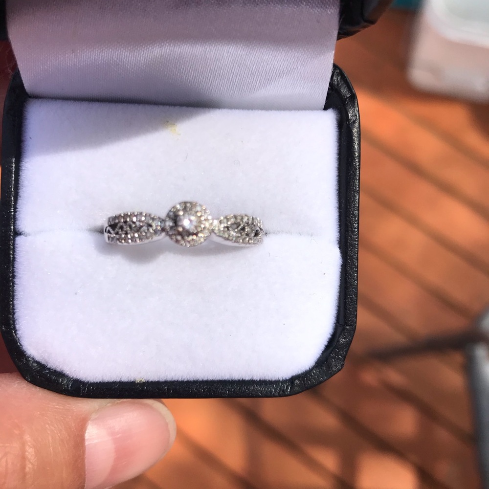 Beautiful white gold engagement ring